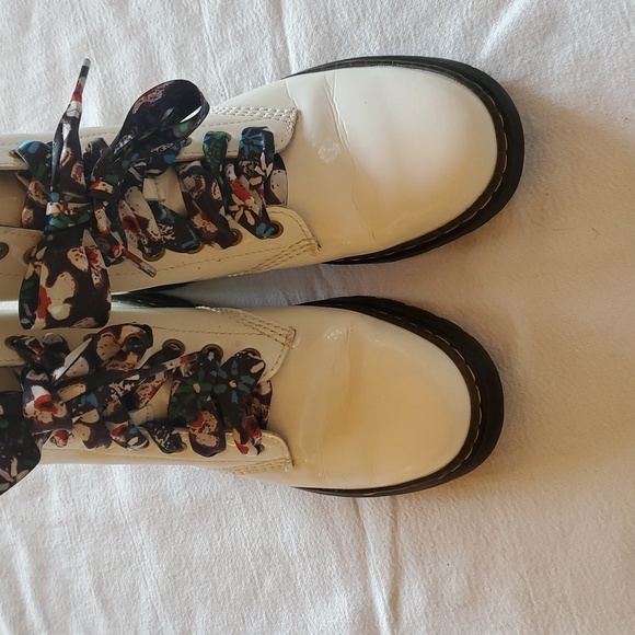 Doc Martens Zavala Leather Boot US Sz 6 Men Women Size 7 White - Picture 5 of 9